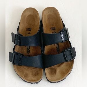 BIRKENSTOCK size 38, 7-7.5 Arizona black sandals